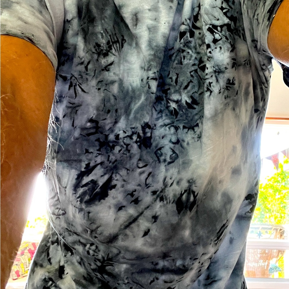 Hand made Batik t-shirts made by Elom Folly in Lomé, Togo. 100% cotton L+ M